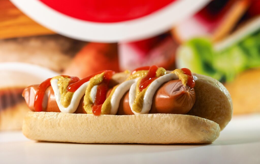 hot dog 6017568 1280