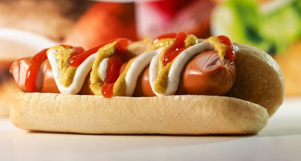 hot dog 6017568 1280